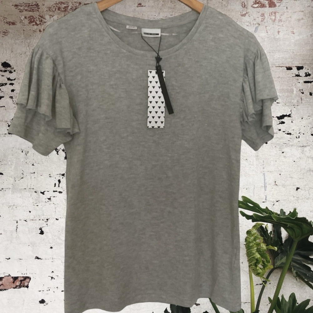 Noisy May double flutter sleeve, crew neck T-Shirt Gray, Size S NWT